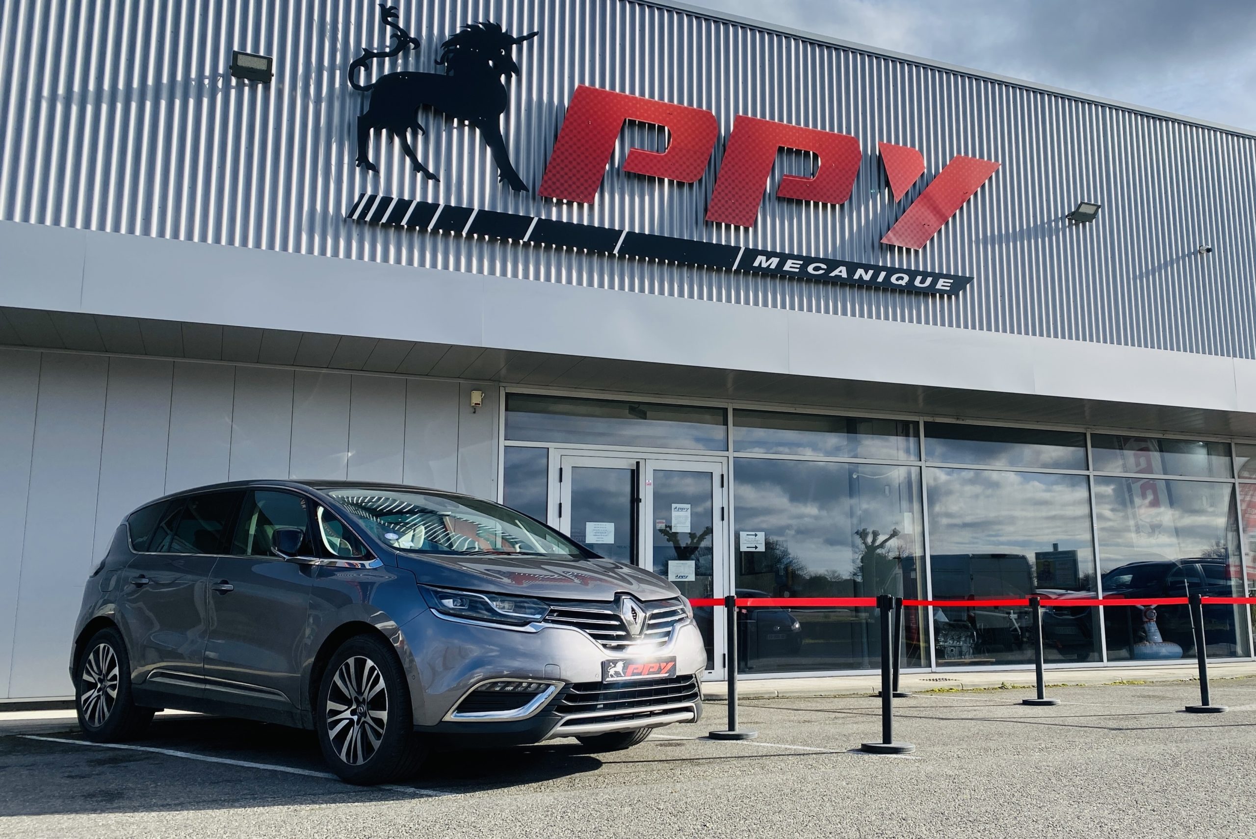 Lire la suite à propos de l’article Renault Espace 1.6L Tce 205ch